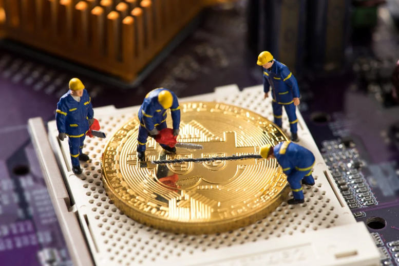 比特币挖矿成本降至1.3万美元！币价